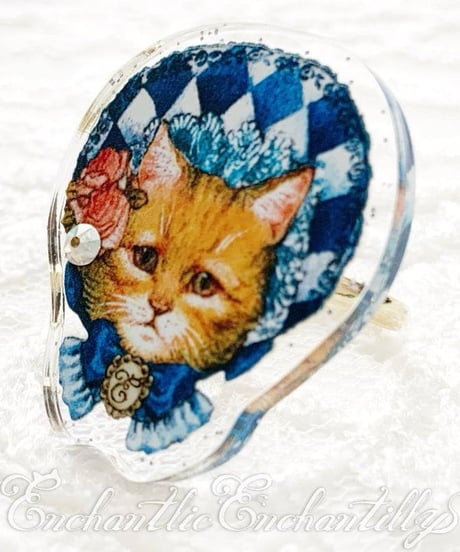 Enchantlic Enchantilly／Dolled Up Ring 双子のボンネット猫ちゃん（赤/青）