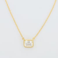 rectangular emerald cut white topazネックレス