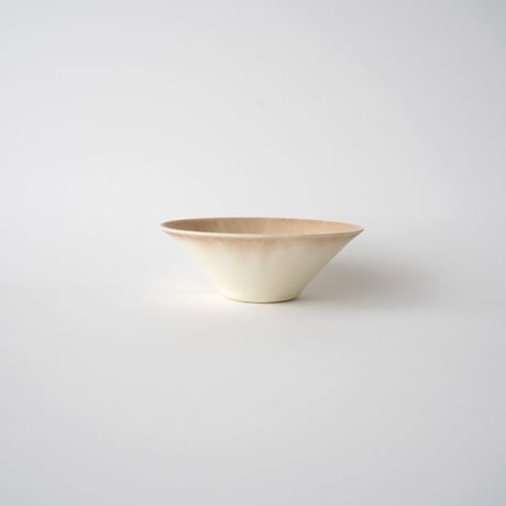 2/ 和田山真央・ベージュ朝顔鉢 （S）