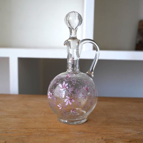 フランス・小花模様のガラスデカンタ