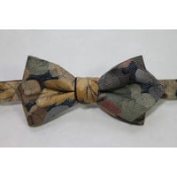 KAMIGYO Bowtie｜大島紬で仕立てた蝶ネクタイ