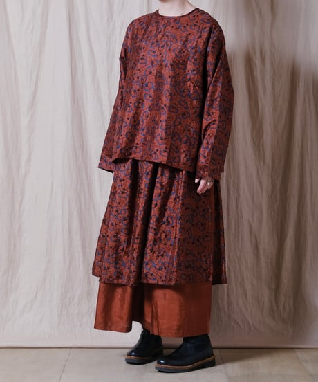 【BUNON】 Embroidery Slit Blouse