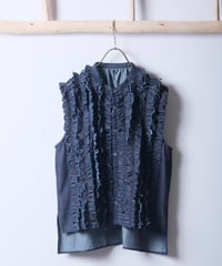 【UNIVERSAL TISSU】5.4ozデニム スリーブレスフリルブラウス/UT261BL005/2026年 9月上旬再入荷予定