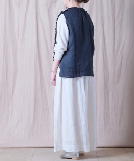 【UNIVERSAL TISSU】フレンチリネン スリーブレスフリルブラウス/UT261BL005/2026年 9月上旬再入荷予定