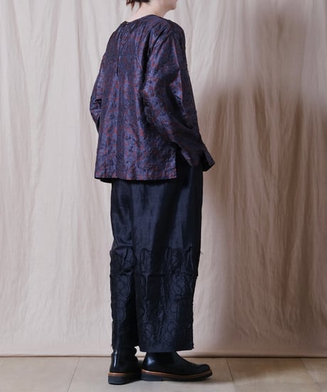 【BUNON】 Embroidery Slit Blouse