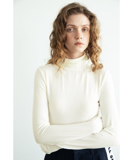 タートルネックTOPS【WCJ-DO-013WHT】※10月2日以降順次発送予定