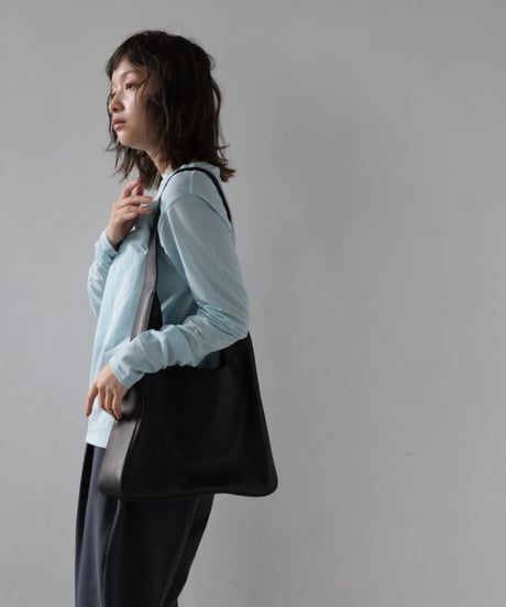 《 予約〆切11/4まで》11月頃 【 Arée 】Leather Sholder Bag -AR261SB008-