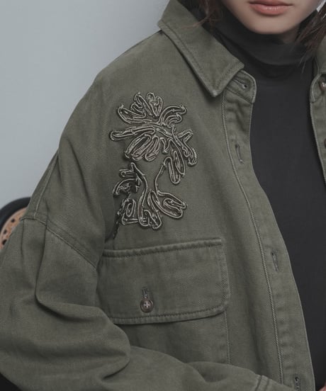 《 予約〆切8/16まで》10月中旬〜10月下旬 【CYAN TOKYO 】刺繍オーバーシャツブルゾン[607532]