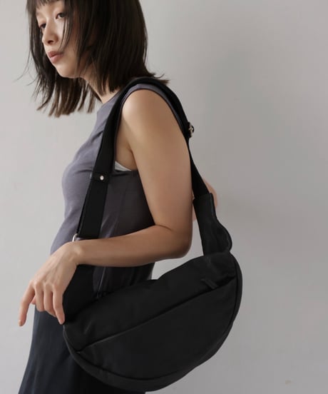 《 予約〆切11/4まで》1月頃 【 Arée 】Leather Cross Body Bag -AR261CB004-