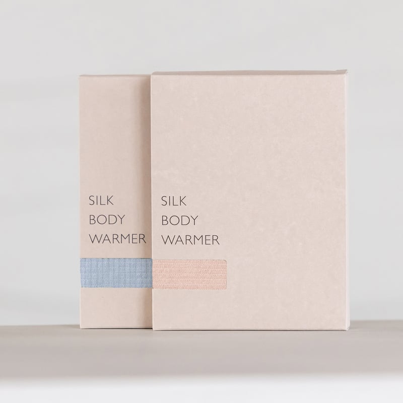 sof.】なめらかシルクのボディウォーマー | & Silk