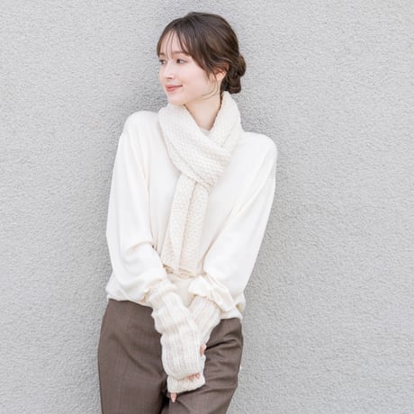 【KOHARU】フラッフィーシルクストール