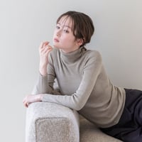 【KOHARU】ふわふわシルクタートルネックセーター