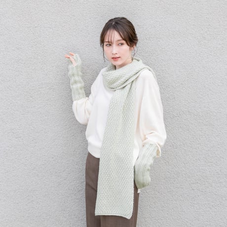 【KOHARU】フラッフィーシルクストール