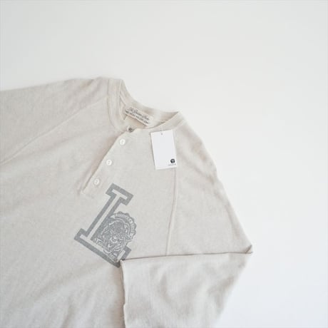 2025AW・人気完売品 L'Appartement別注 REMI RELIEF HENLEY NECK PRINT TEE 25070570001130 2607-0823