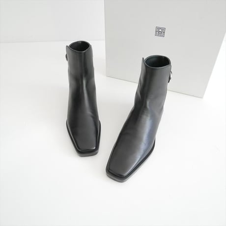 TOTEME The Belted Boot 241-WAS1006-LE0035 2606-0843