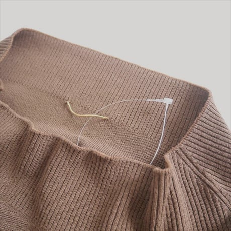 DEUXIEME CLASSE / off shoulder プルオーバー / 24080500709010 / 2405-0574