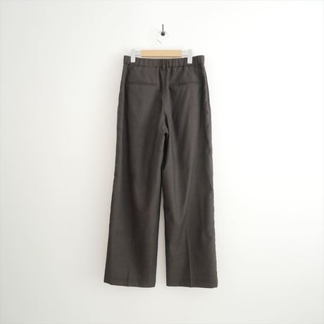 継続販売品 GALERIE VIE エアリークレープ ツータックパンツ 23045104131 2609-0260
