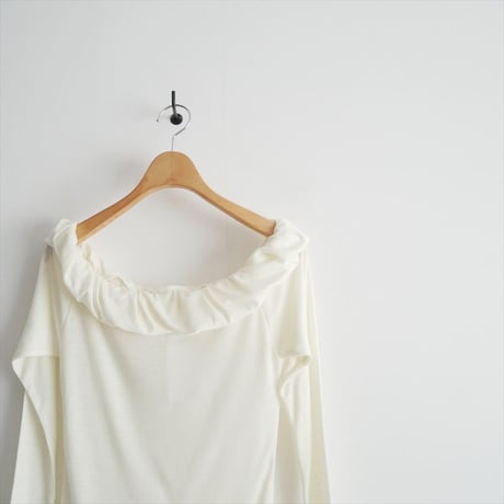 2026AW今季・人気完売色 JANE SMITH WOOL RIB TWISTED OFF SHOULDER PULLOVER 26WCT-#707L 2610-0770