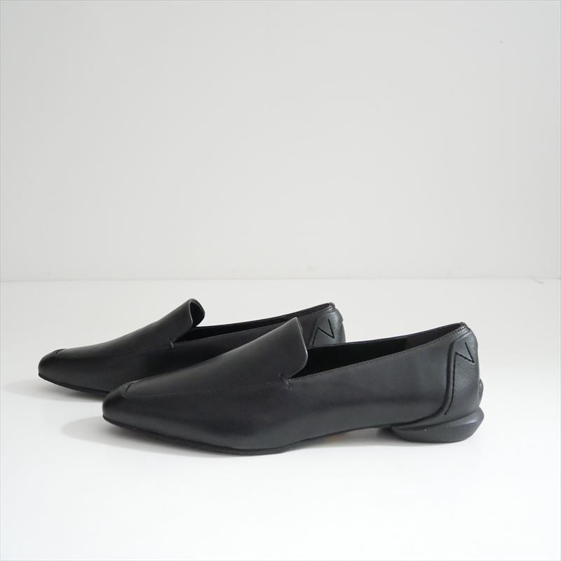 継続販売品 SHISEI POINTED SLIT PUMPS（レイン対応） 2609-024