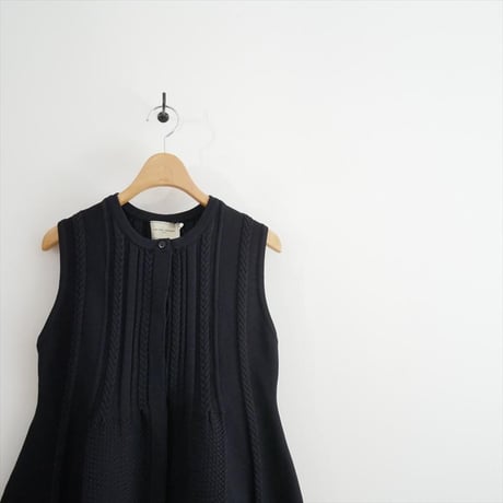 2025AW 未使用 UNITED ARROWS ケーブル ペプラム ノースリーブ ニット ベスト 15186360005 2607-2157