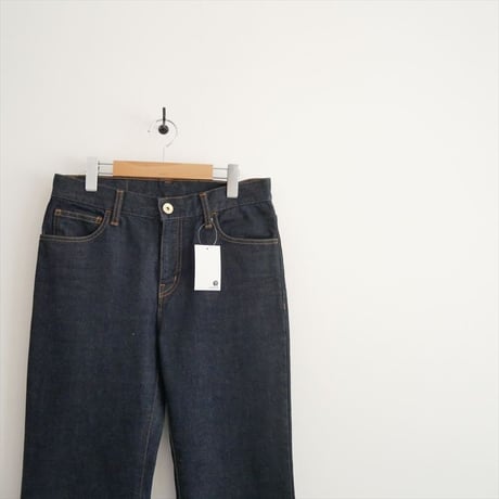 2025AW・人気完売品 DEUXIEME CLASSE Modern Flare ジーンズ 25030500803030 2605-0471