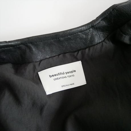 2025・人気完売品 beautiful people double-end shrink leather racingjacket 1525402006 2605-0737