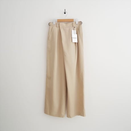 継続販売品 未使用 MACPHEE TOMORROWLAND ポリエステルウールドスキン アシンメトリーパンツ 12046104101 2609-0267