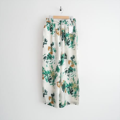 2025SS SACRA BLURRED FLORA PANTS 125120112 2607-0249