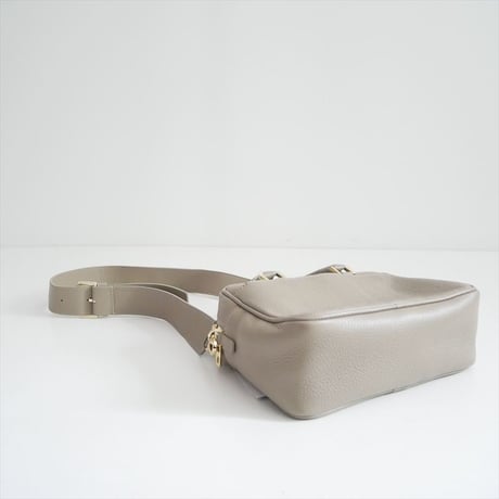 人気完売品 未使用 IENA別注 Manuel MILANO レザーバッグ MIDI 24092910100430 2606-0019