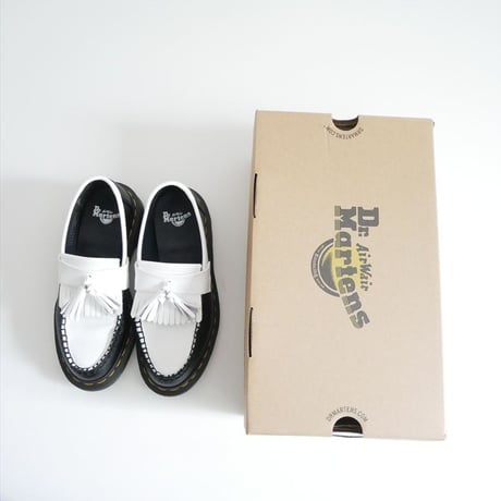 2026 Dr. Martens ADRIAN ブラックホワイト ローファー シューズ 42981001 2608-2042