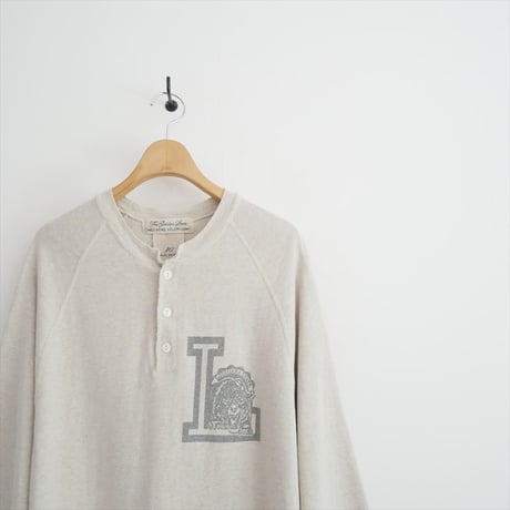 2025AW・人気完売品 L'Appartement別注 REMI RELIEF HENLEY NECK PRINT TEE 25070570001130 2607-0823