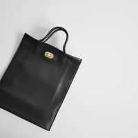 人気完売カラー Hender Scheme twist hand bag small 2610-0461