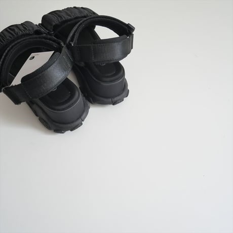 2025SS / emmi / ギャザーストラップサンダル / 13WGS252503 / 2507-2010