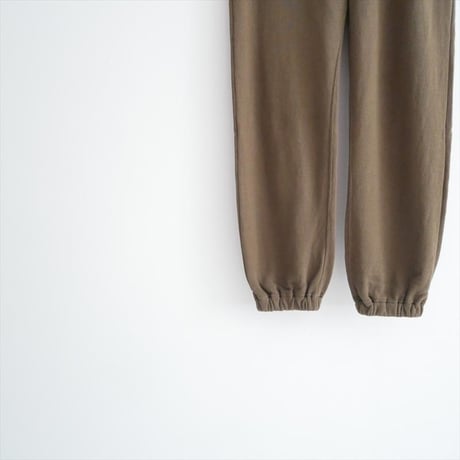 人気完売品 R&D.M.Co- オールドマンズテーラー EMBROIDERY SWEAT PANTS m1334 2604-1411