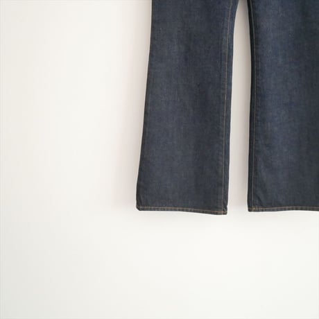 2025AW・人気完売品 DEUXIEME CLASSE Modern Flare ジーンズ 25030500803030 2605-0471