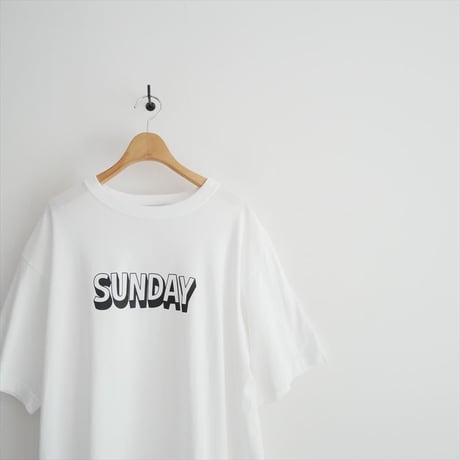 2025SS・人気完売品 未使用 journal standard luxe SUNDAY プリントT 25070440047020 2607-0386