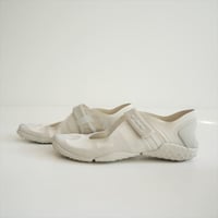 継続販売品・人気完売サイズ SKIMSコラボ NIKE リフト メッシュ IO7694-002 2609-2102