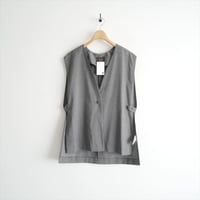2025AW TOMORROWLAND collection / ラメグレー Vネックジレ / 13075407151 2602-2118