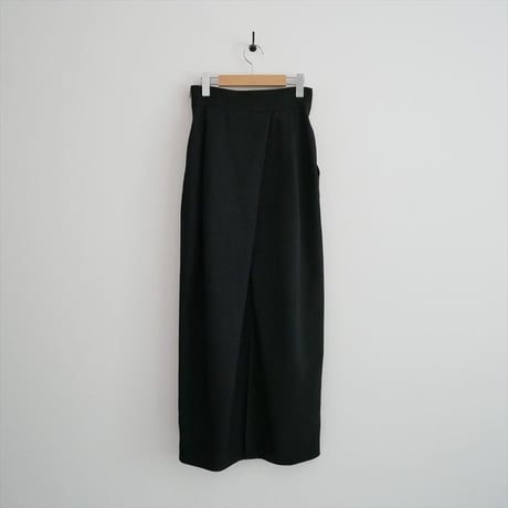 2025SS 未使用 LOHEN NARROW SKIRT LH25SS-SK007 2607-2153