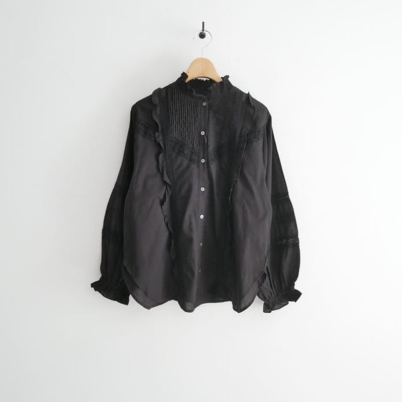 2026・人気完売品 HUG O WaR ピンタックフリルブラウス 2607-0655 | r
