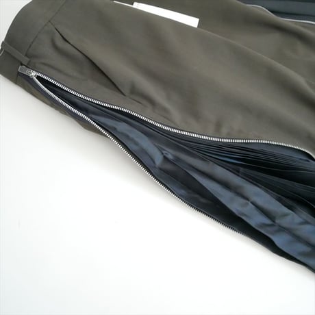 BARNEYS NEW YORK別注 sacai サイドプリーツスカート 24-07628 2606-0944