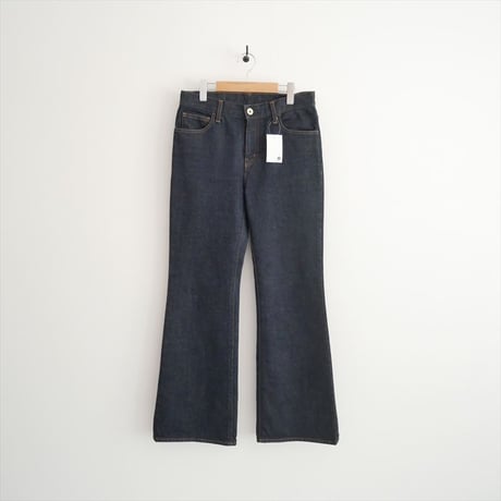 2025AW・人気完売品 DEUXIEME CLASSE Modern Flare ジーンズ 25030500803030 2605-0471