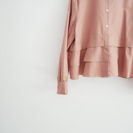 継続販売品 CABaN TOMORROWLAND タイプライターダブルクロス アシンメトリックフリルロングスリーブシャツ 39014401002 2605-0918