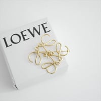 継続販売品 LOEWE アナグラム ブローチ (メタル) 2604-0532