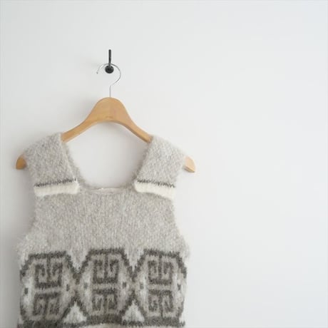 未使用 / BEAUTY&YOUTH購入品 / INSCRIRE / Cowichan No Sleeve Sweater / 16445990724 / 2409-2034