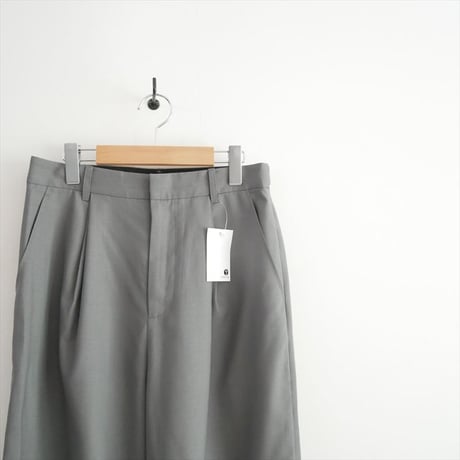 継続販売品 未使用 GALERIE VIE ウォッシャブルトロピカル ツータックストレートパンツ 23046104104 2609-0302