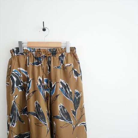 2025AW・人気完売品 SACRA / AUTUMN FLORA PANTS / 125519112 2602-0810
