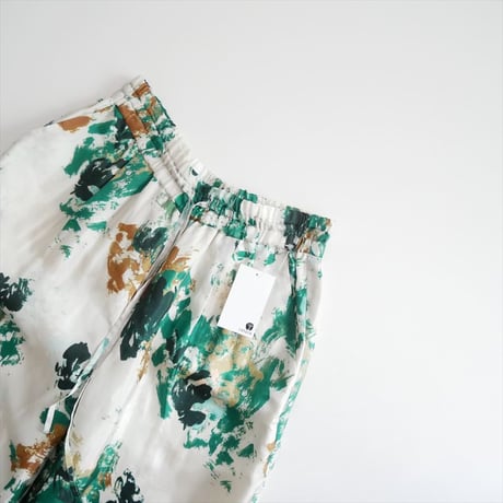2025SS SACRA BLURRED FLORA PANTS 125120112 2607-0249