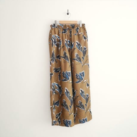 2025AW・人気完売品 SACRA / AUTUMN FLORA PANTS / 125519112 2602-0810