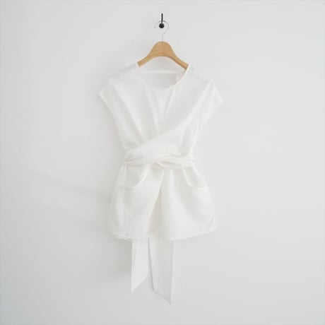 2025SS・人気完売品 未使用 anuke / Linen Cachecoeur Tops / 62510431 2511-1199